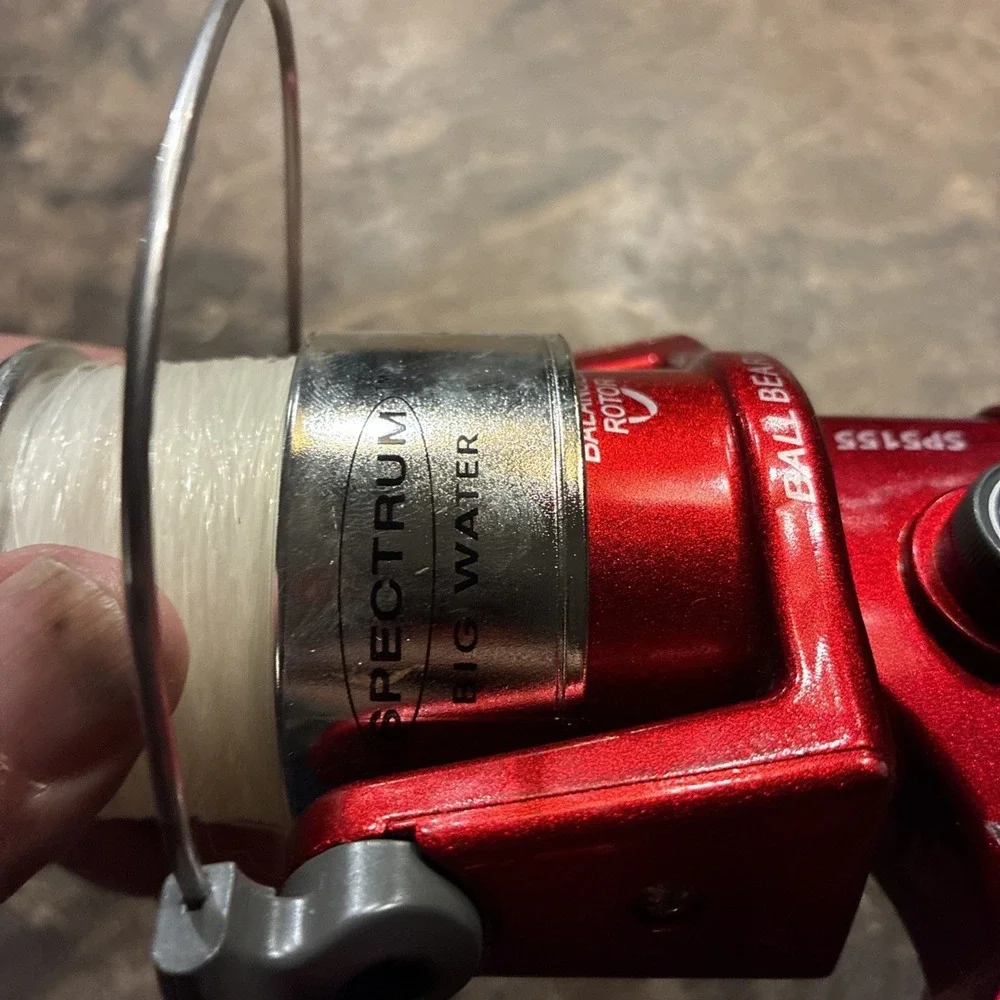 shakespeare fishing reel spectrum big water SP5155 Red working Spin Cast